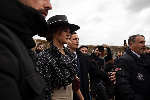 Shailene伍德利 at 巴黎 Fashion Week 2022
